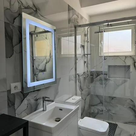 Haris Apartmán Tirana