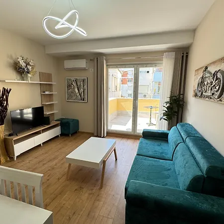 Apartment Haris *