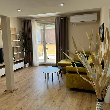 アパート Haris ティラナ