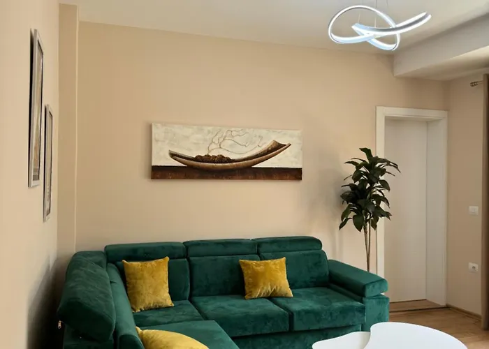 Haris * ティラナ