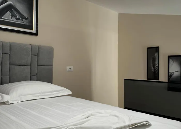 アパート Haris ティラナ