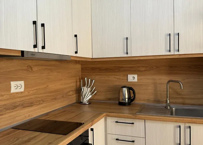 Haris * ティラナ