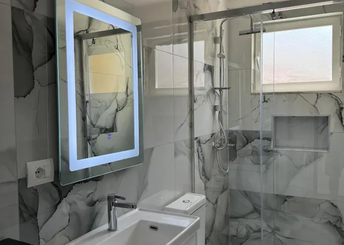 Haris アパート ティラナ