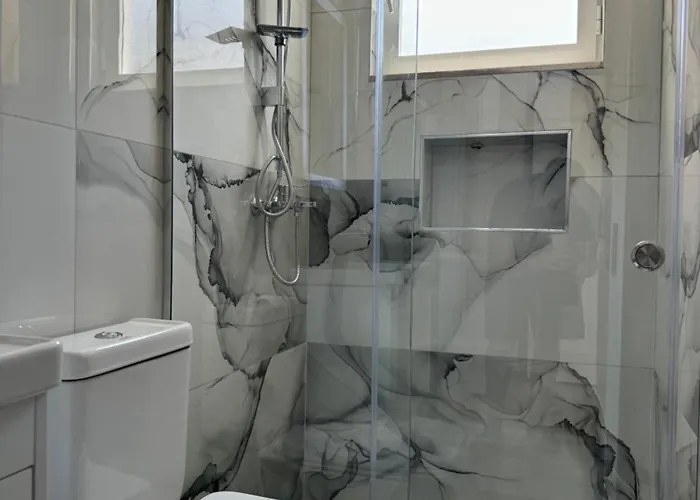 Haris * ティラナ