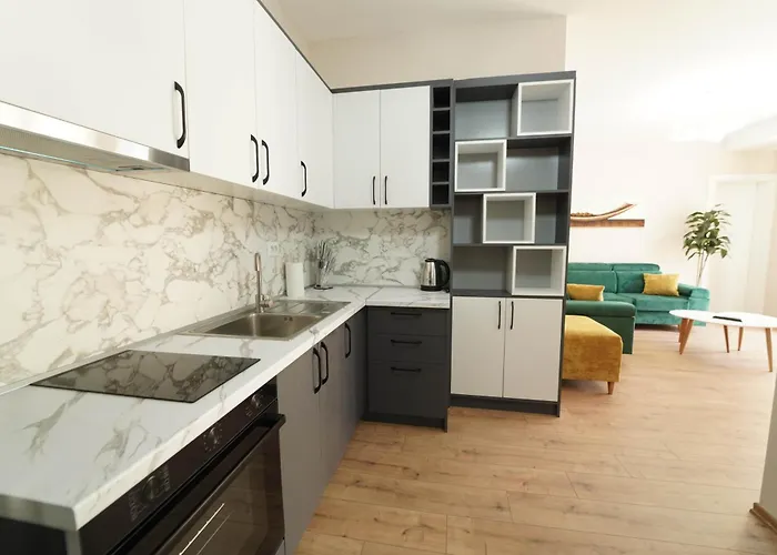 Haris * ティラナ